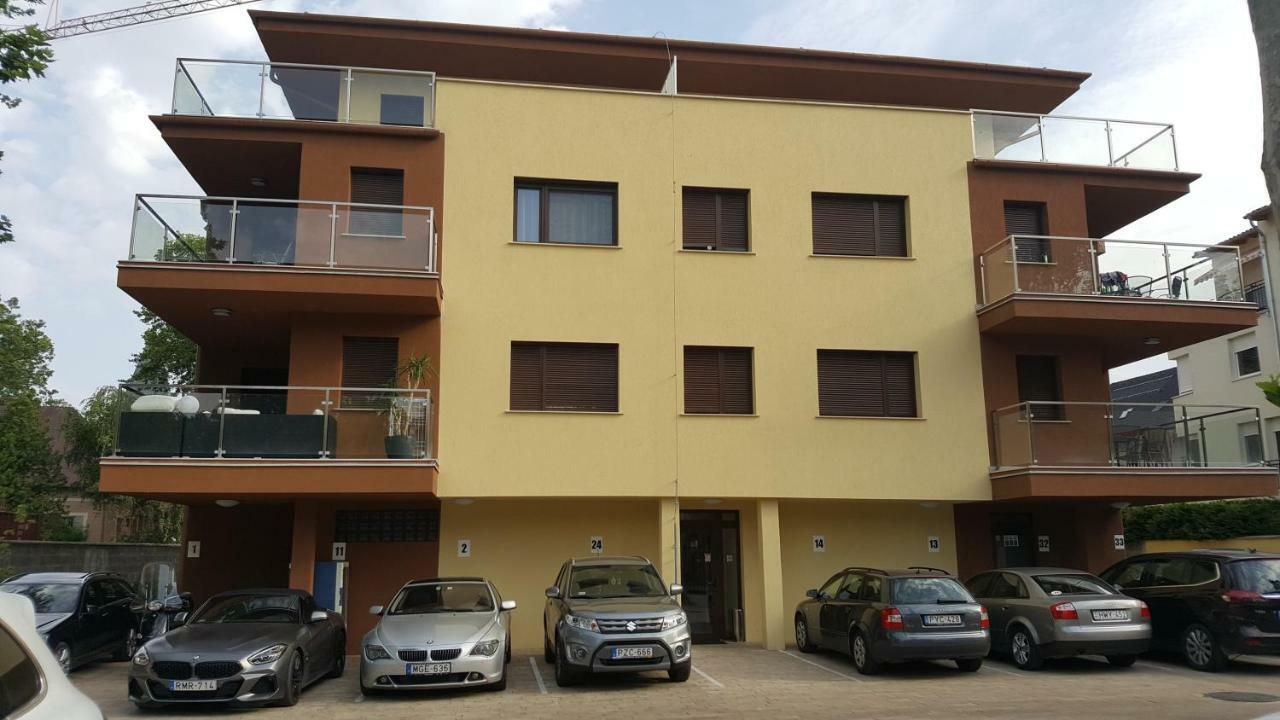Balaton&Center Wellness Apartman Siofok Exterior photo